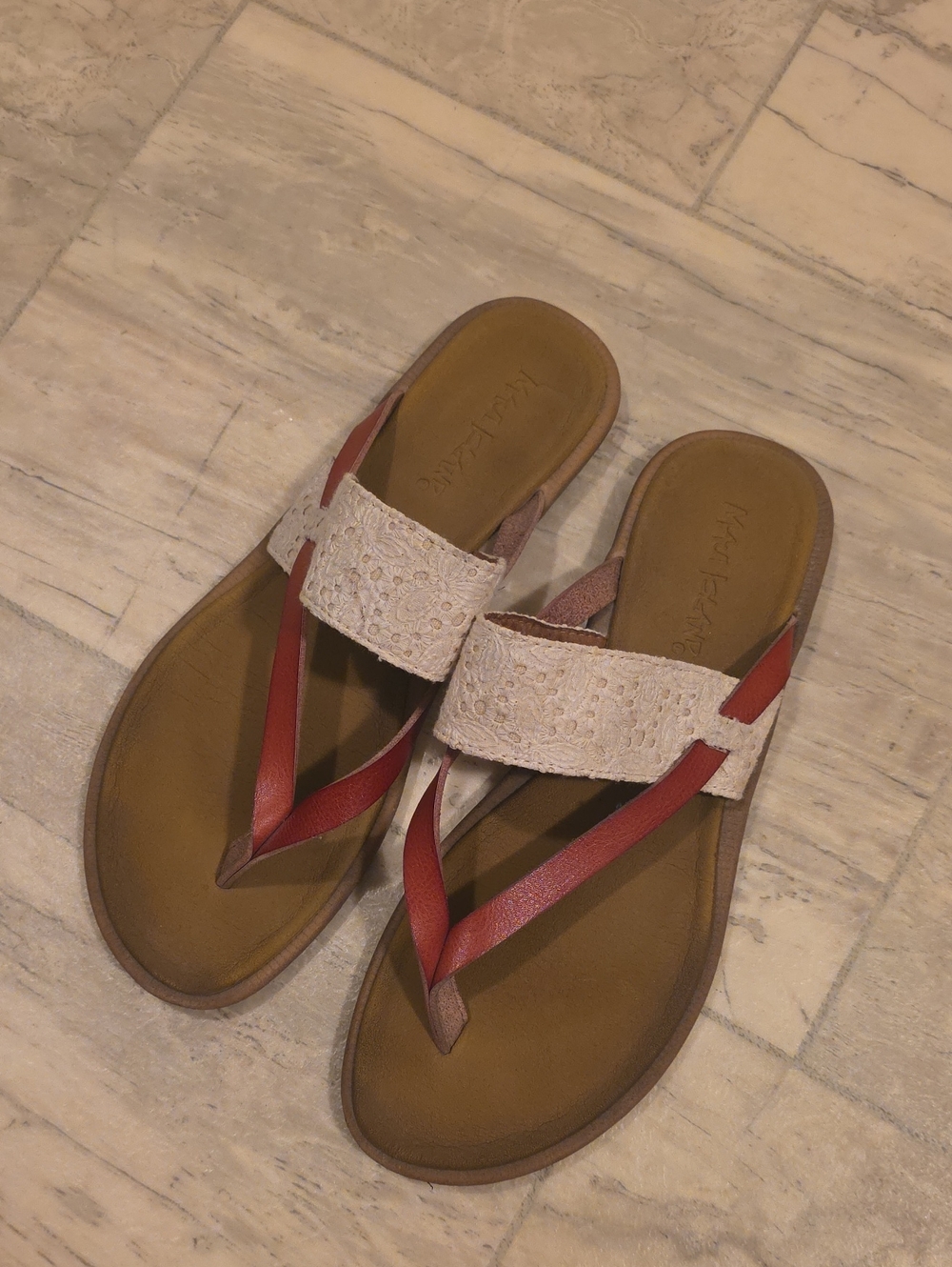 Maui Island sz 9 Flip Flops